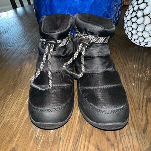 Sorel Black Winter Boots with Patterned Laces